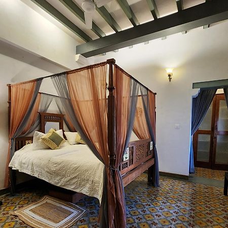 Kariappa House Hotel Puduccseri Kültér fotó