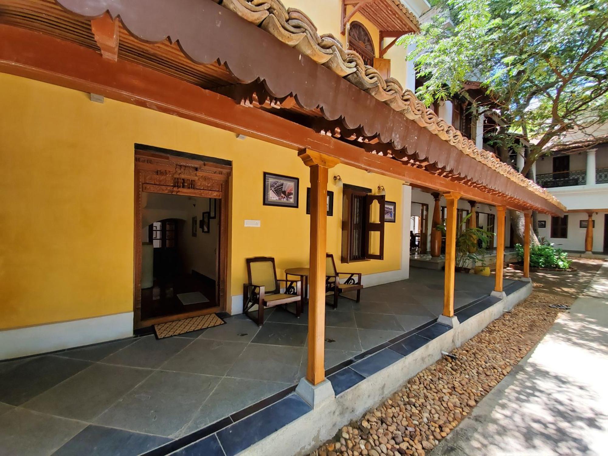 Kariappa House Hotel Puduccseri Kültér fotó