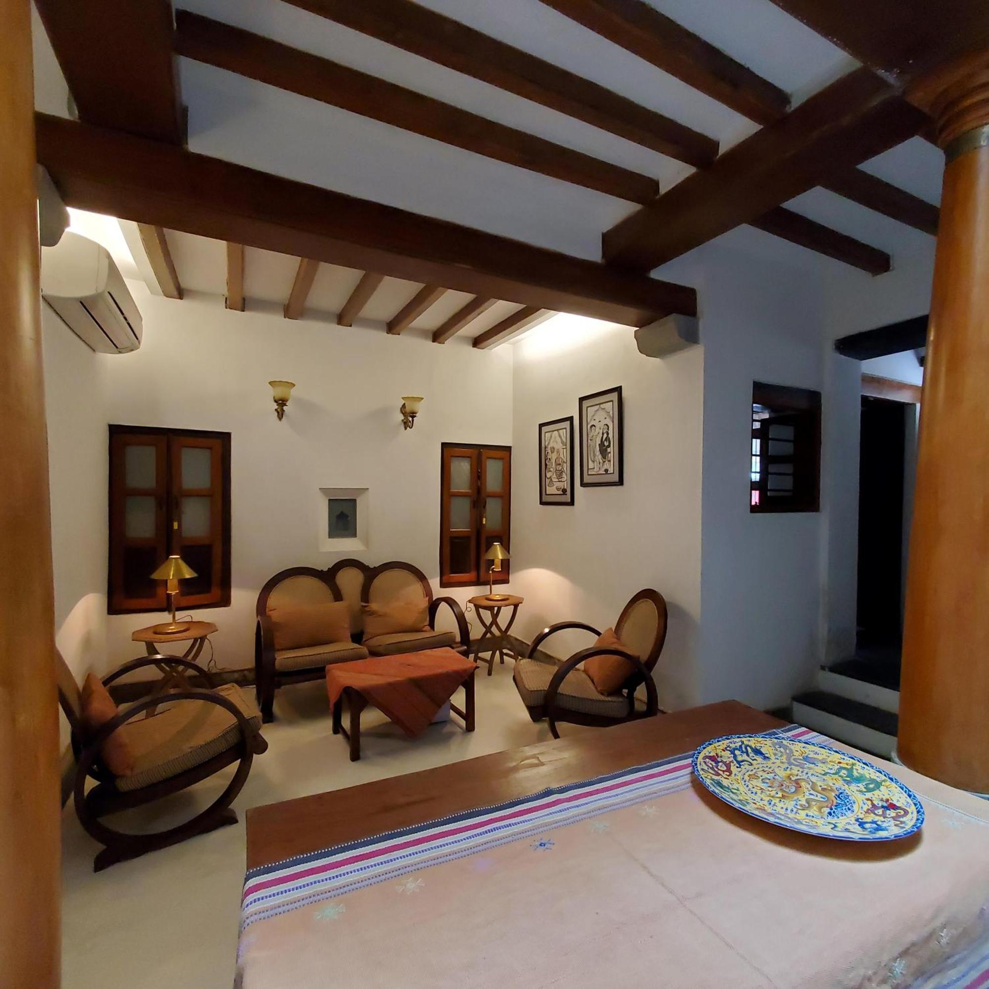 Kariappa House Hotel Puduccseri Kültér fotó