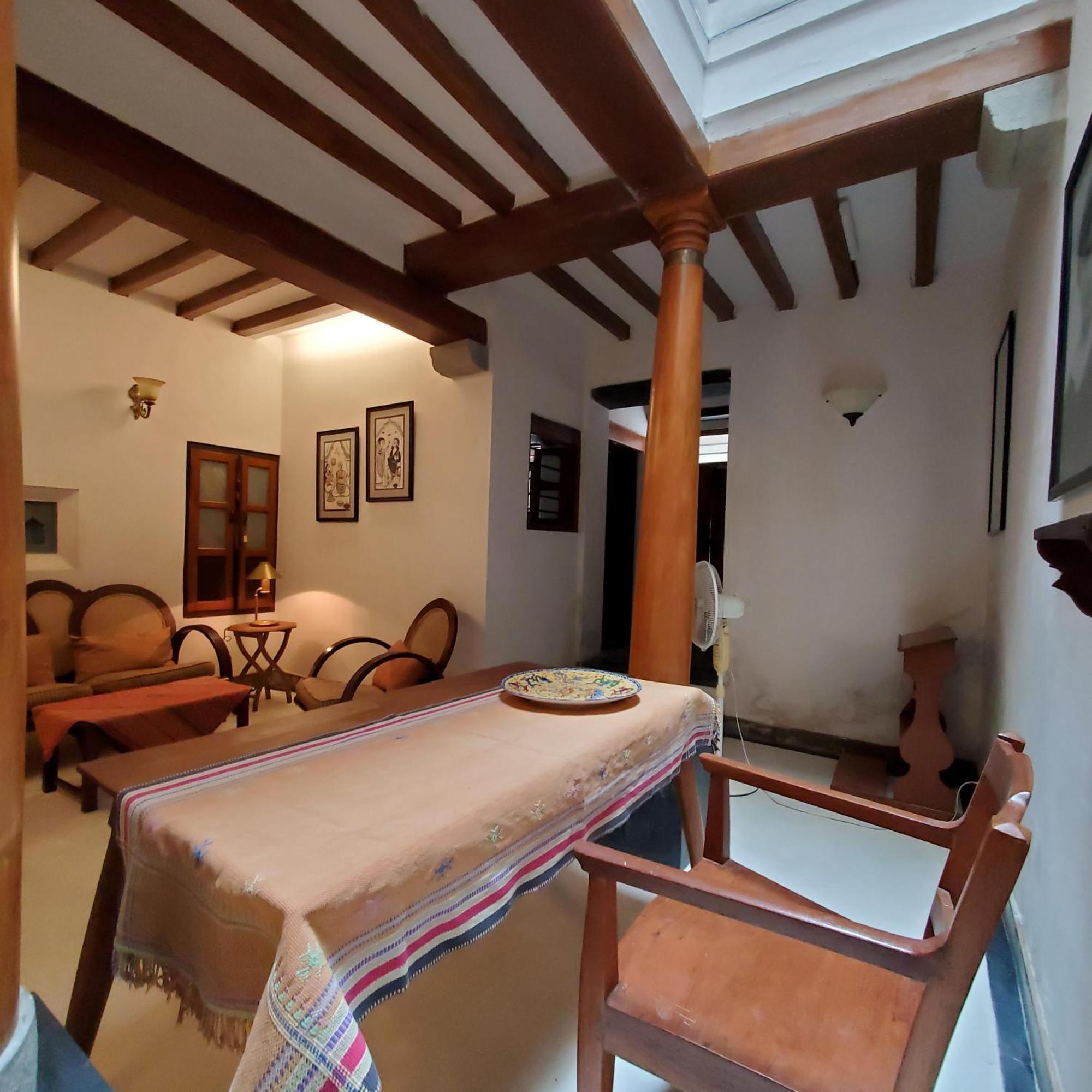 Kariappa House Hotel Puduccseri Kültér fotó