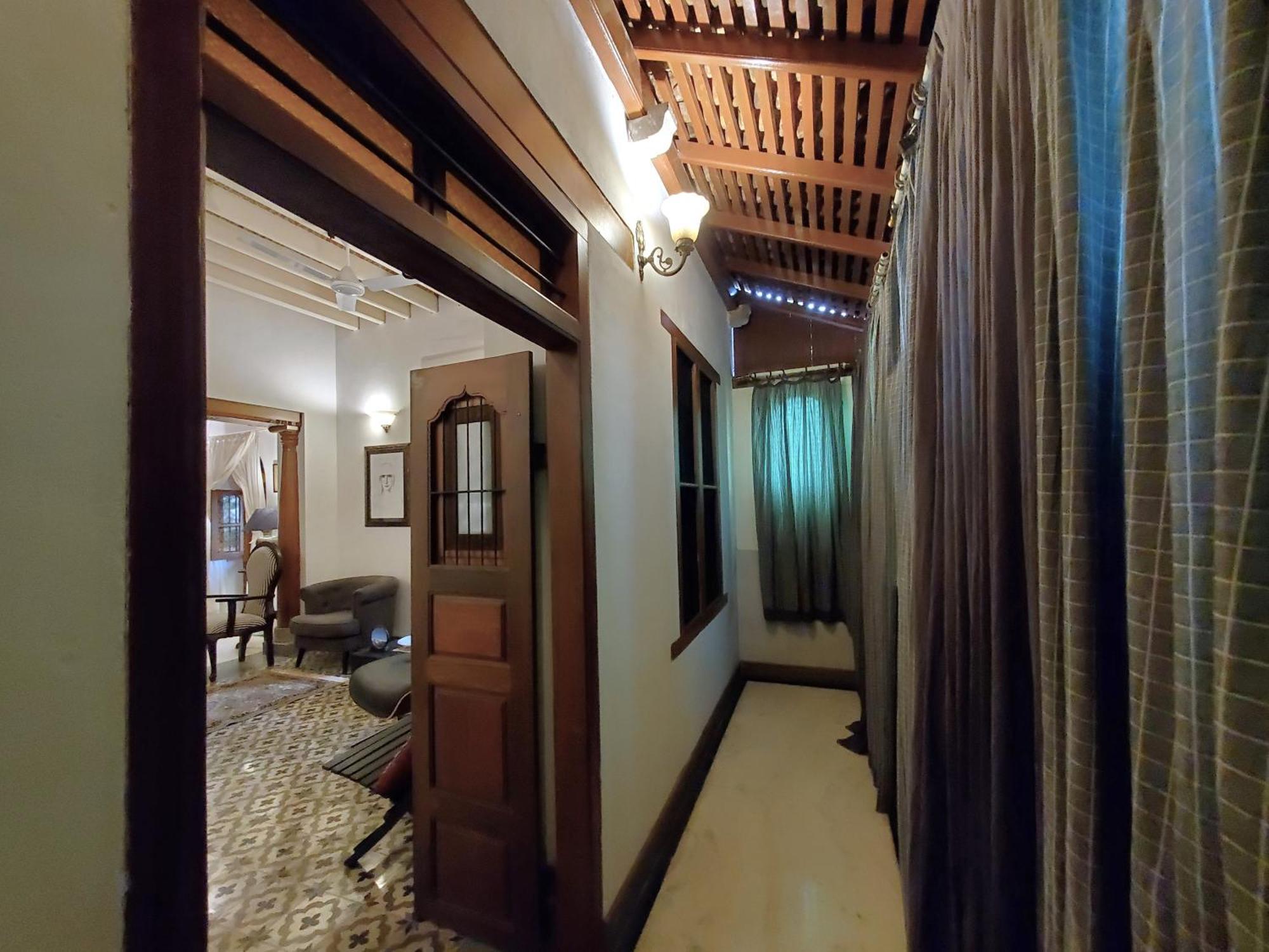 Kariappa House Hotel Puduccseri Kültér fotó