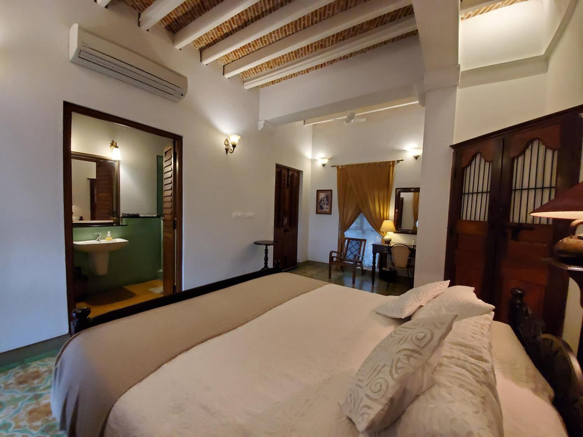 Kariappa House Hotel Puduccseri Kültér fotó