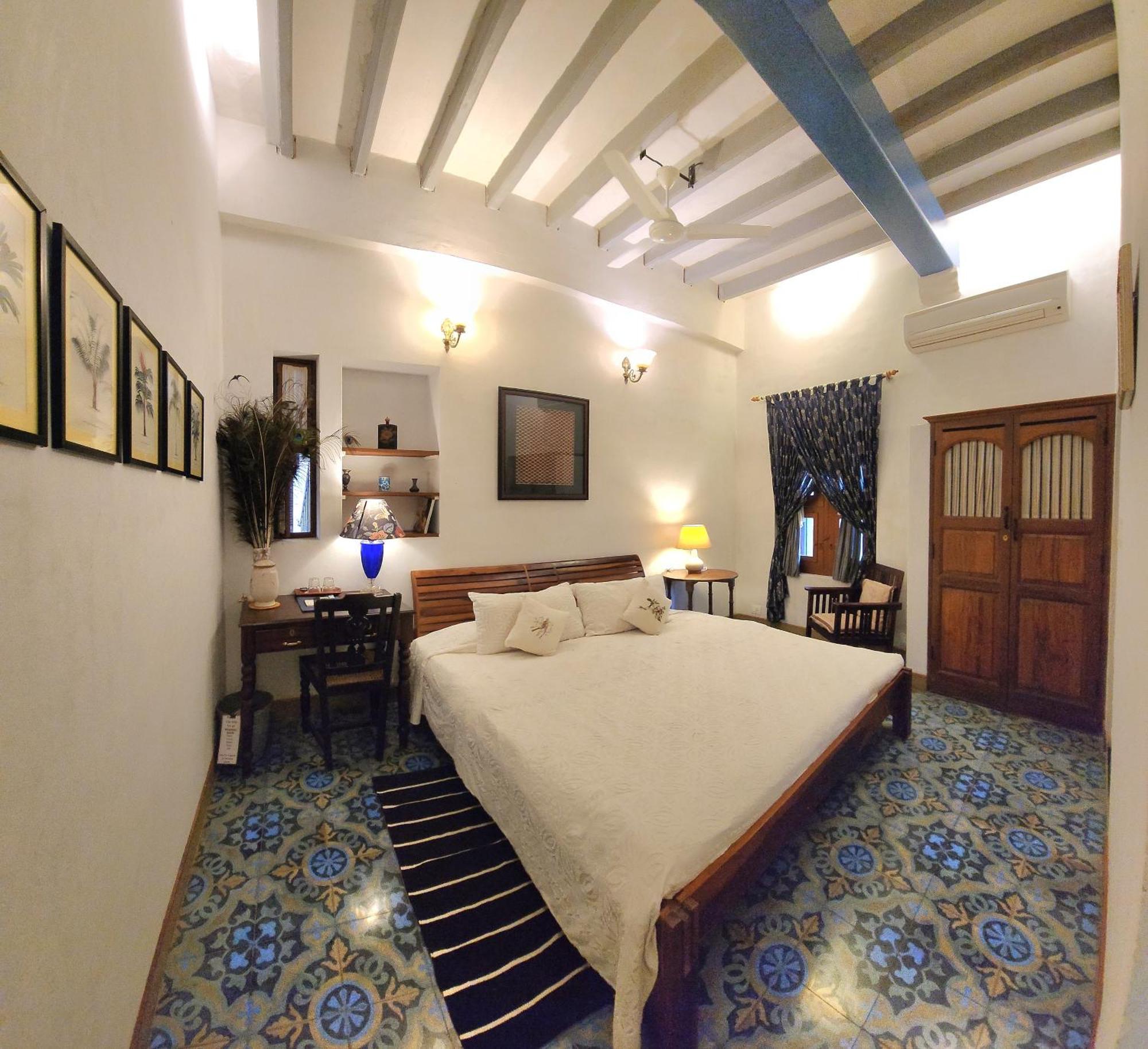 Kariappa House Hotel Puduccseri Kültér fotó