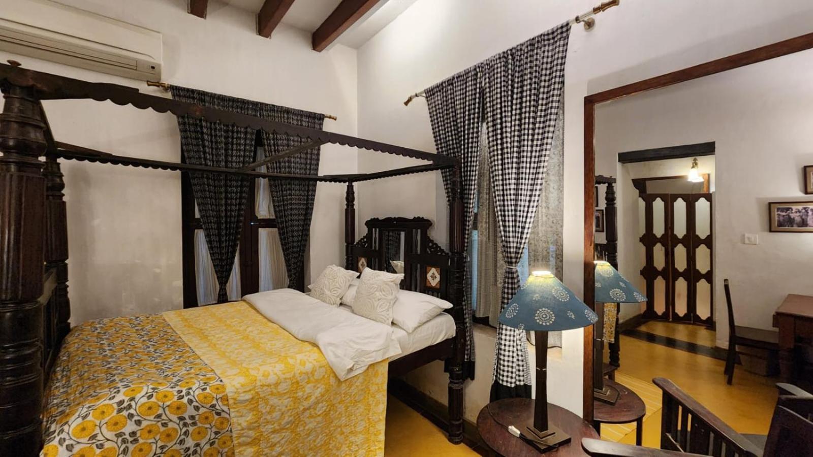 Kariappa House Hotel Puduccseri Kültér fotó