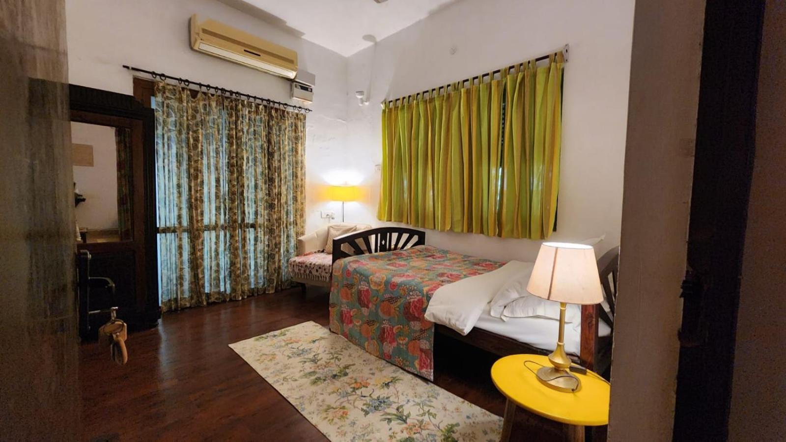 Kariappa House Hotel Puduccseri Kültér fotó